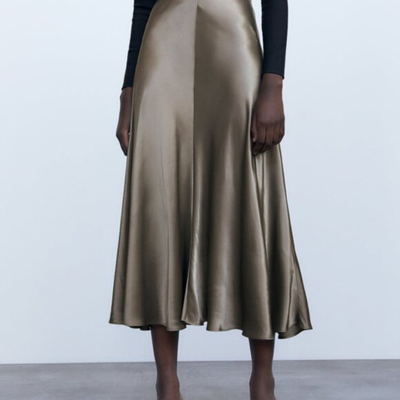 NWT ZARA RARE Satin Effect Skirt Size Medium 7563/251/706 - Picture 2 of 5